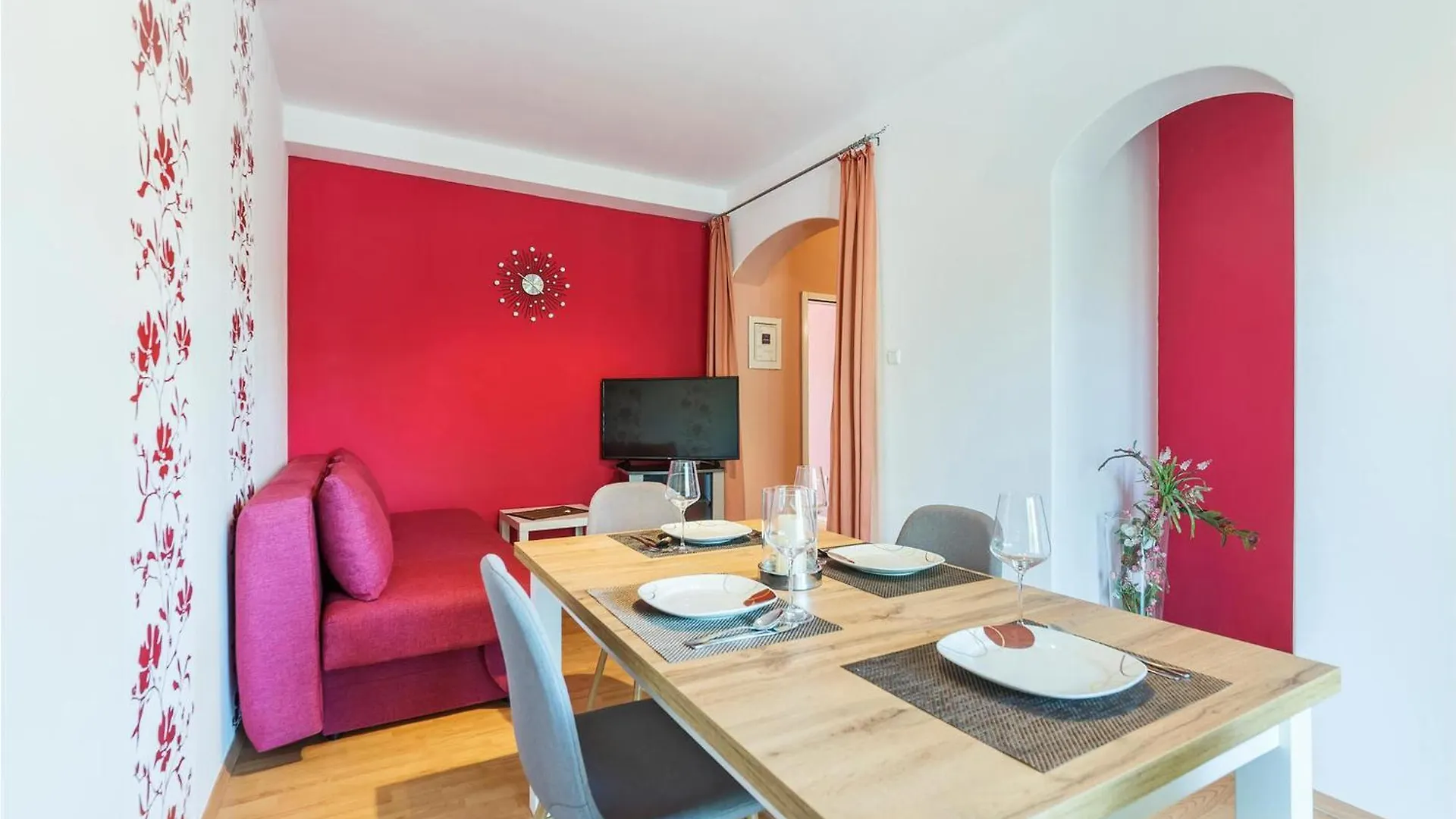 2 Bedroom Beautiful Apartment In Valtura קרואטיה