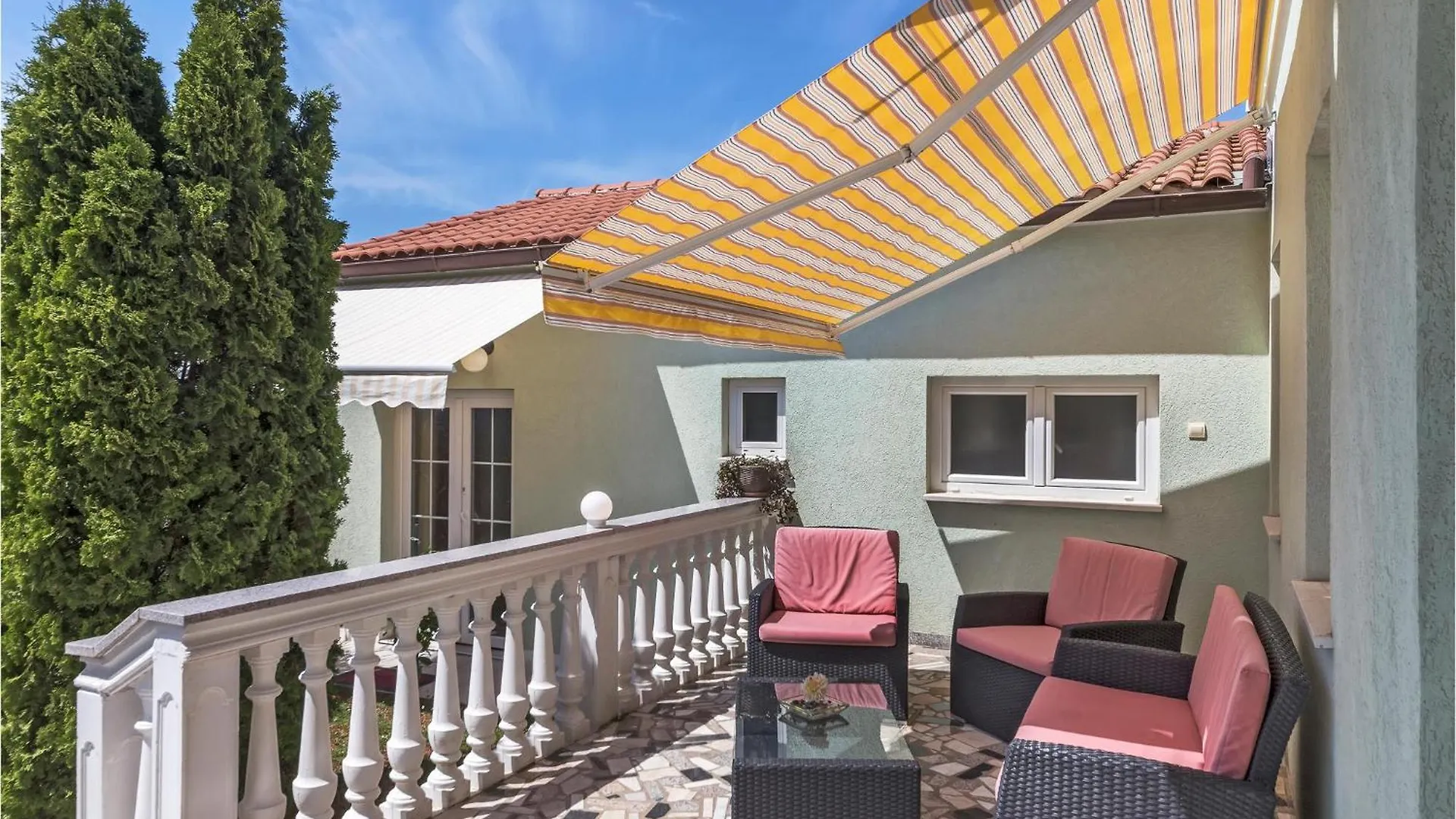 2 Bedroom Beautiful Apartment In Valtura